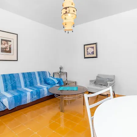 In With House Sea View Appartamento Klenovica