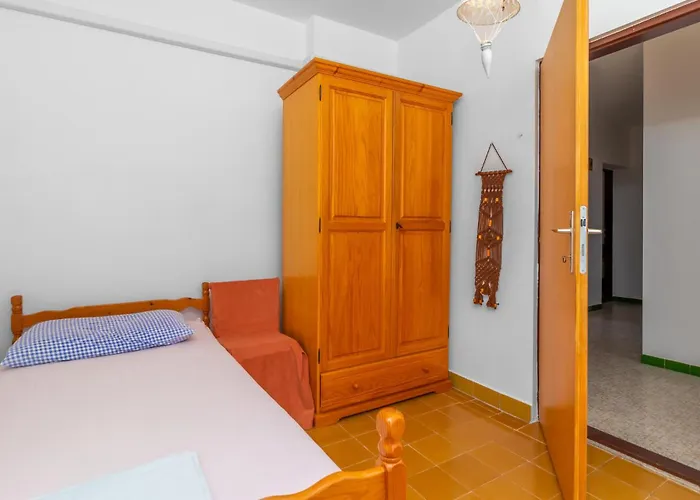 Apartment 3 Bedroom In